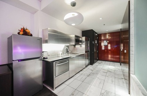 Las Vegas Apartment | SVS: Remodeled High Floor Studio | Strip View Balcony | Palms Place