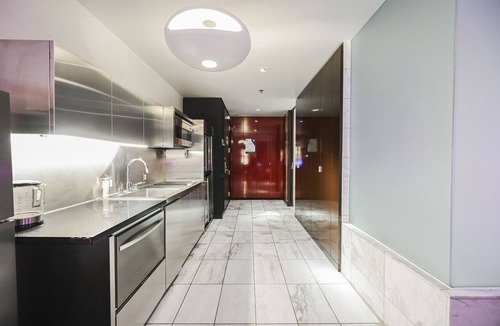 Las Vegas Apartment | SVS: Remodeled High Floor Studio | Strip View Balcony | Palms Place