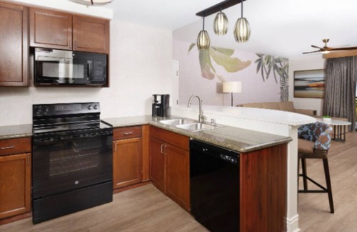 Las Vegas Resort | Tahiti Village 2-bedroom Tropical Destination Resort in Las Vegas