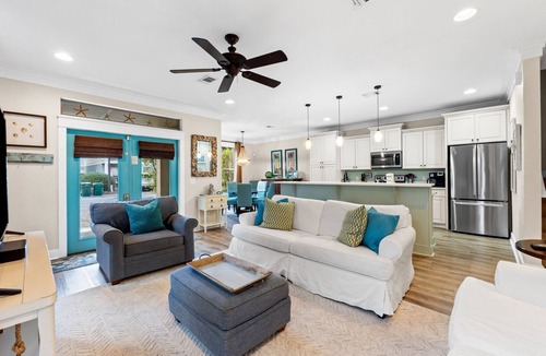 Villages of Crystal Beach House | Tahitian Turtle | 3 Kings + Queen + 2 Sleepers | Lagoon Pool | Walk to Beach | Pet Friendly!