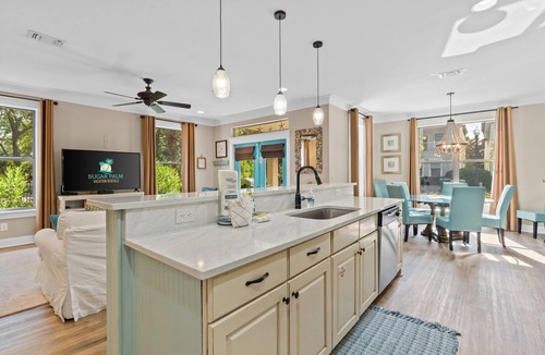 Villages of Crystal Beach House | Tahitian Turtle | 3 Kings + Queen + 2 Sleepers | Lagoon Pool | Walk to Beach | Pet Friendly!