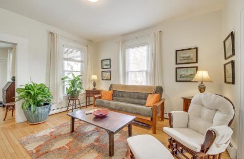 Gardiner Apartment | Tasteful Gardiner Triplex Near Downtown Augusta!