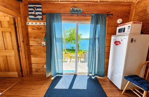 Sullivan Cottage | Taunton Bay Cottage - Affordable Oceanfront - Perfect for couples getaway!