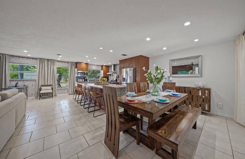 Gulf Gate Estates House | "Temporary Sanity" | Luxe 3BR Home w/Heated Saltwater Pool - Near Siesta Key