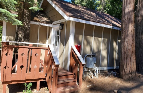 Twin Peaks Cabin | The Alpine Getaway at The Twin Peaks Lodge