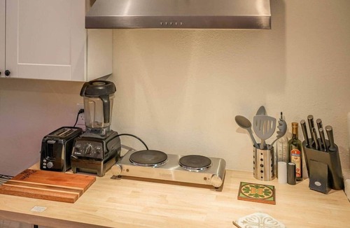 Boise Bench House | The Art Nook | 5 Mins to Airport| Peaceful Retreat