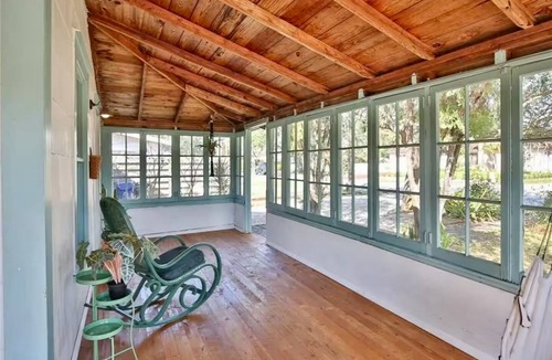 Sarasota Cottage | The Ashton Retreat- Vibrant and Chic Cottage 5 minutes from the Beach!