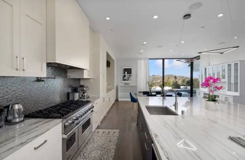 Beverly Hills House | The Bel Air Mansion｜Lake & Mountain View
