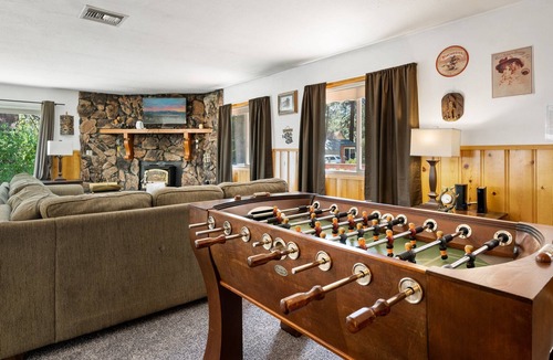 Fawnskin House | The Bunkhouse - Nestled by stunning trees of the San Bernardino Forest, Foosball table! Hot Tub!