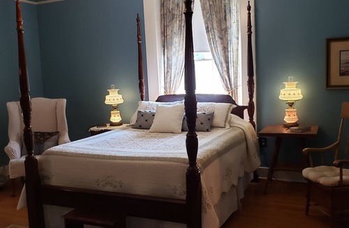 Charles Town Bed & Breakfast | The Carriage Inn B&B