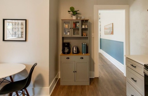 Lancaster Apartment | The Church Street Suite - Downtown, Cozy, Parking