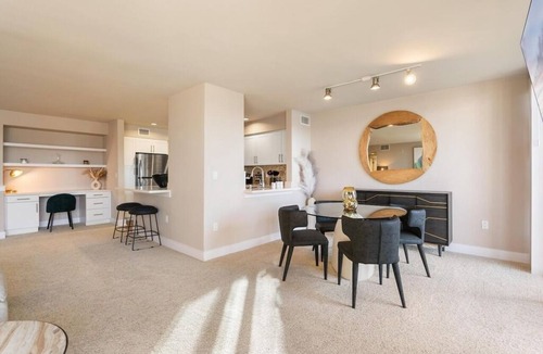 Marina del Rey Apartment | The Citrine Suite' Marina And Canal View Amazing Amenities Pool, Gym And BBQ