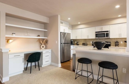 Marina del Rey Apartment | The Citrine Suite' Marina And Canal View Amazing Amenities Pool, Gym And BBQ