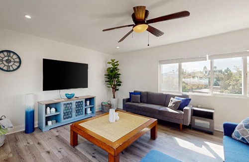 El Cerrito House | The Cliffside Bungalow