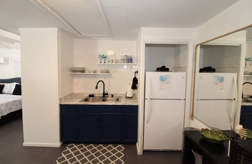 South Sarasota Cottage | The Cottage, Very Close To Siesta Beach. Pet Friendly