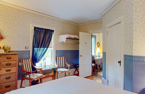 Hancock Point Bed & Breakfast | The Crocker House Country Inn (Rm 3)