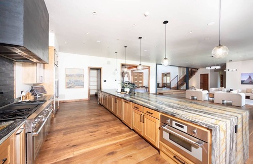 Woods Bay House | The Driftwood Lakefront Estate