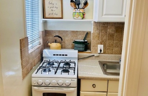 East Side Costa Mesa Condo | The Get-Away: Trendy Spot in Costa Mesa Located near Newport Beach