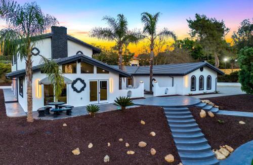 Vista Villa | The Grand Vista Getaway
