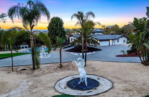 Vista Villa | The Grand Vista Getaway