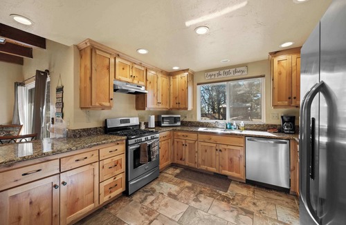 Running Springs House | The Hidden Pines Mountain Home by Navigate Stays