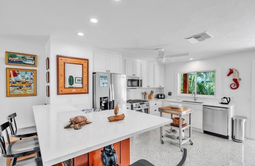 Anna Maria House | The Lady Fish 3 Bedroom Home by RedAwning