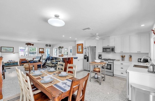 Anna Maria House | The Lady Fish 3 Bedroom Home by RedAwning