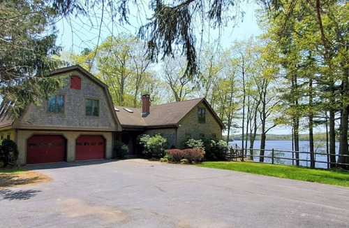 Warren House | The Lake House - Spacious 8-bedroom lakefront vacation home