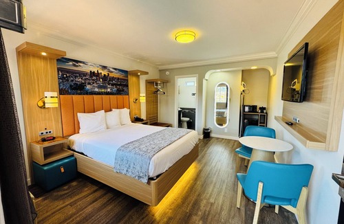 Silver Lake Hotel | The Lexmar Dodger Stadium - Convention Center
