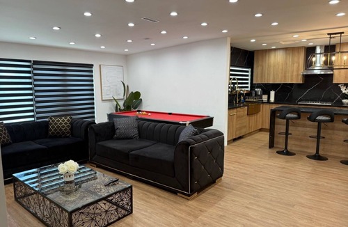Valley Village House | The luxury experience