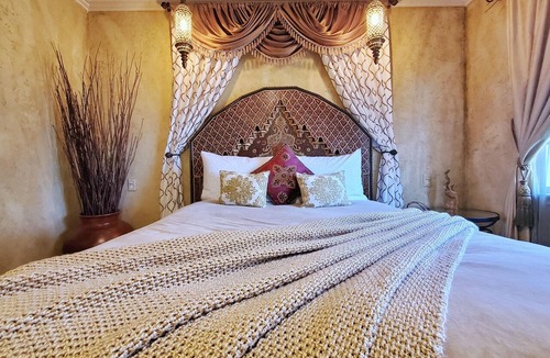 North Arroyo House | The Patrician Hollywood Universal