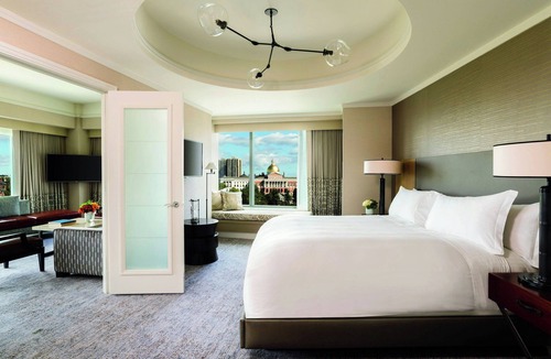 Theatre District Hotel | The Ritz-Carlton, Boston