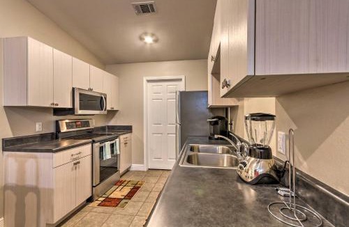 Pensacola Heights House | 'The Royal Retreat' ~ 10 Mi to Local Beaches!