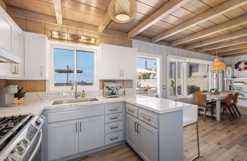 Capistrano Beach House | The Sandbox - Vintage Beachfront Bungalow - private beach Dana Point STR23-0020