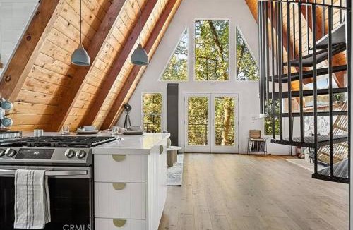 Running Springs Ski Chalet | The Scandia, A-Frame Chalet -Fireplace & Hot tub