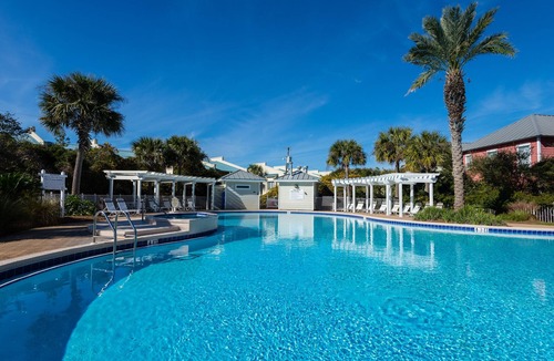 Miramar Beach Cottage | The Sea Breeze Cottage! - FREE Beach Serv. In Season Mar - Oct!