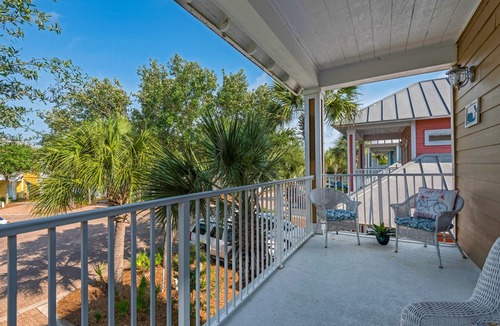 Miramar Beach Cottage | The Sea Breeze Cottage! - FREE Beach Serv. In Season Mar - Oct!