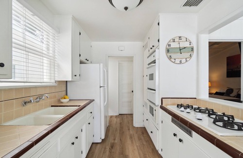Eastern Malibu House | The Surfrider Bungalow on Carbon Beach