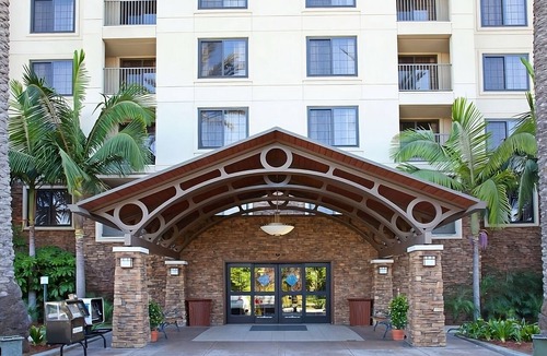 Anaheim Resort Hotel | The Ultimate Destination for a Fun-Filled Anaheim Adventure w/Free Breakfast!
