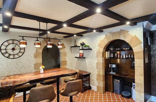 Villa Park House | Three Kings Chicago - a unique royal experience, comfort of cloud beds!