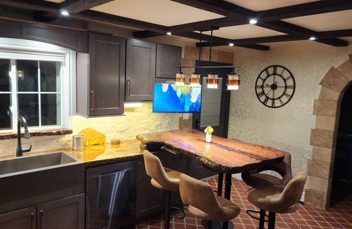 Villa Park House | Three Kings Chicago - a unique royal experience, comfort of cloud beds!