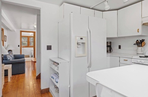 Surry House | Three Sisters Retreat
