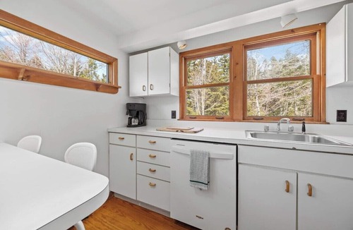 Surry House | Three Sisters Retreat