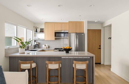 El Porto Condo | Tide House - Unit B | Modern Seaside 1BD w Parking