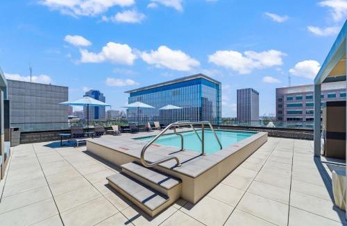 West Gateway Apartment | Top-Floor Gem & Heated Pool Walk to Attractions