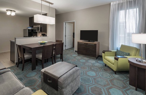 Schaumburg Hotel | TownePlace Suites by Marriott Chicago Schaumburg
