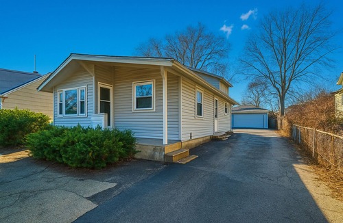 Westmont House | Townhome with Game Zone, Big Beds, & Smart TVs