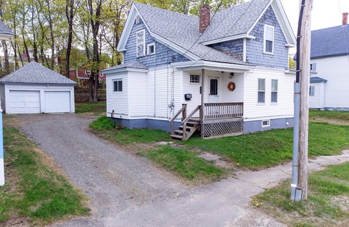 Millinocket House | Trail access ✯ Downtown ✯ Pet Friendly & No Cleaning Fee!