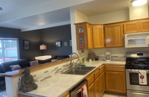 Eureka Apartment | Tranquil waterfront