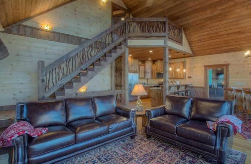 Blue Ridge Cabin | Triple Vista Mountain Tops- Jaw Dropping Views | Outdoor Living | Master on Main